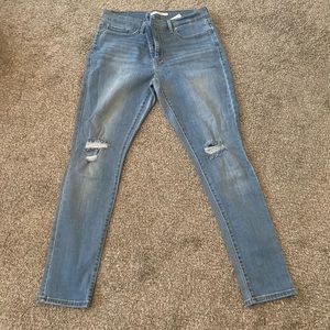 Size 32 Levi’s